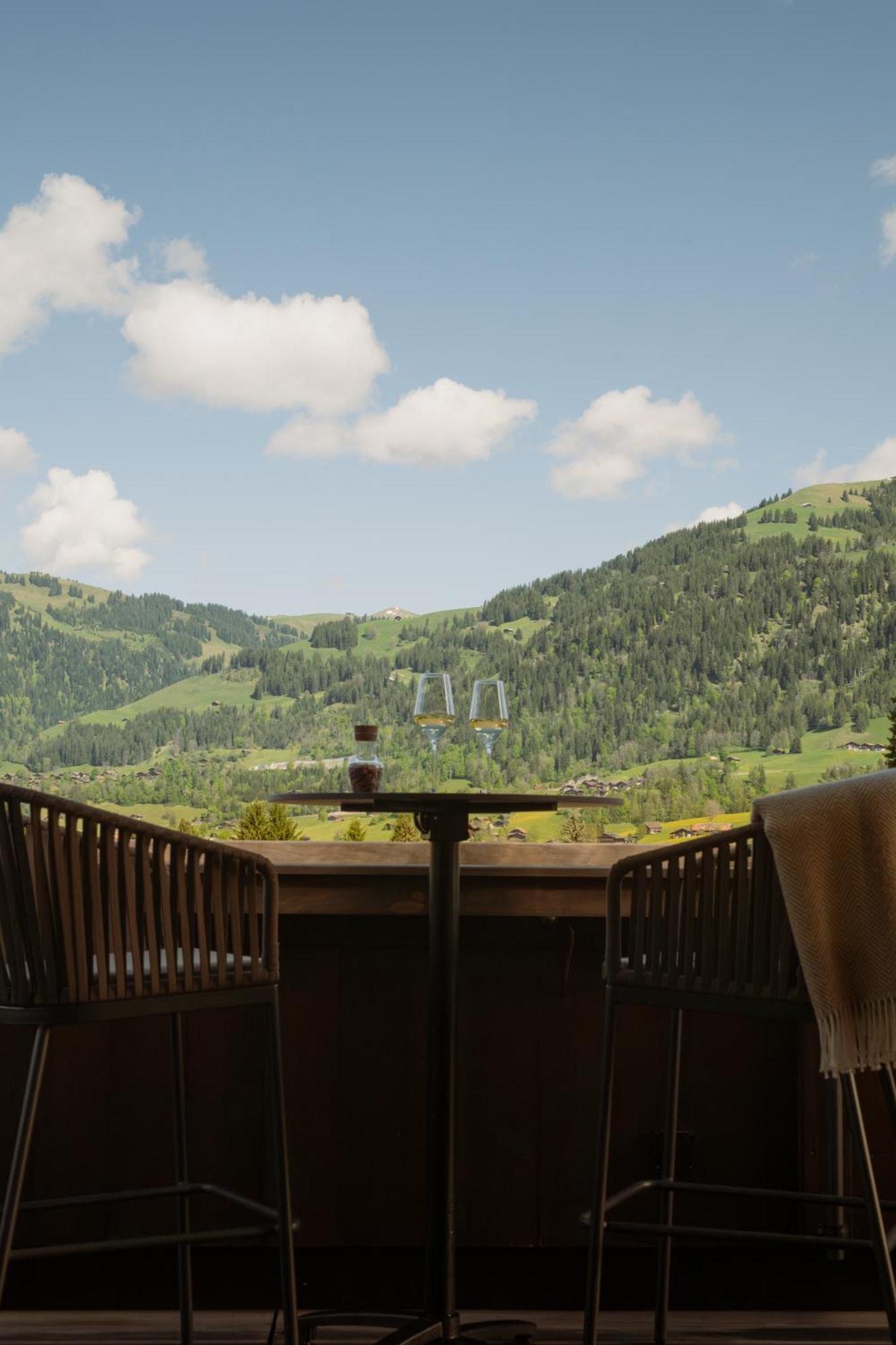 Miiro The Mansard Hotel Gstaad Bagian luar foto